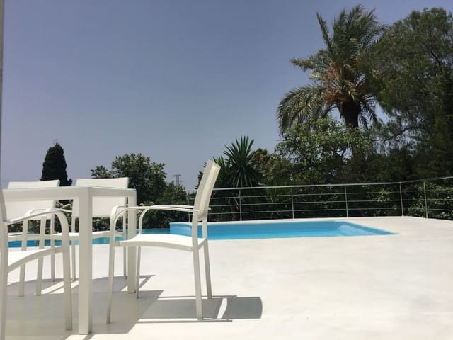 4 soveværelse Villa til salg i Marbella med swimmingpool garage - € 1.890.000 (Ref: 9725545)