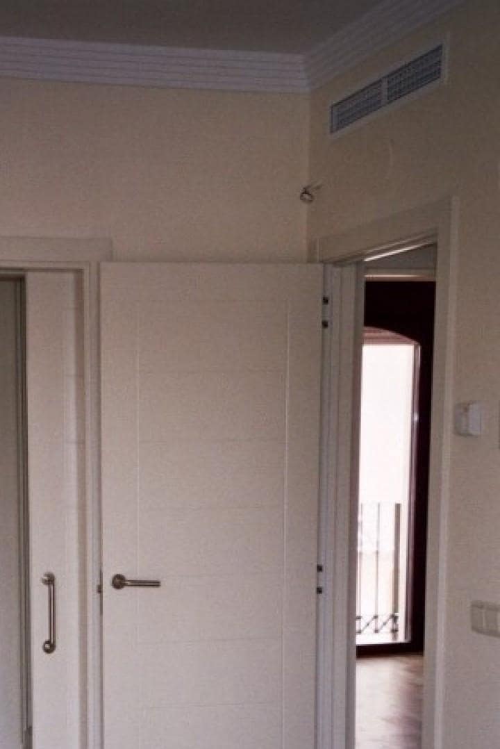 3 soverom Hus til salgs i Marbella med svømmebasseng garasje - € 530 000 (Ref: 9725546)