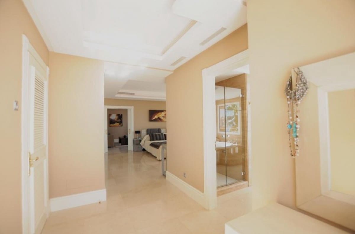 4 soveværelse Villa til salg i Marbella med swimmingpool - € 2.750.000 (Ref: 9725550)