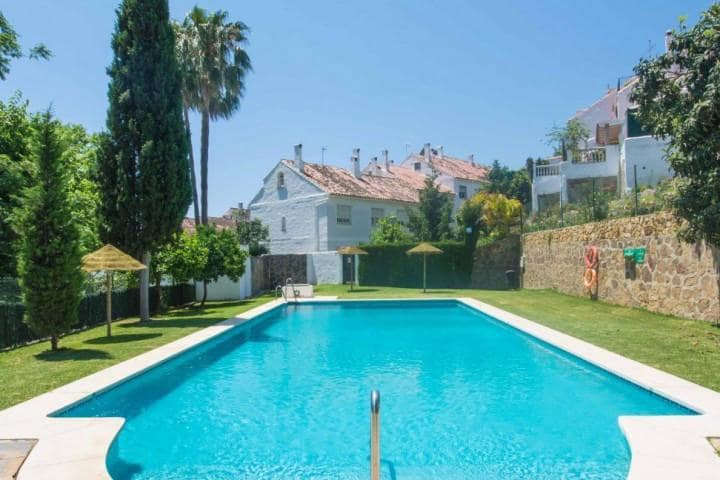 4 bedroom Townhouse for sale in Marbella with pool - € 398,500 (Ref: 9725551)