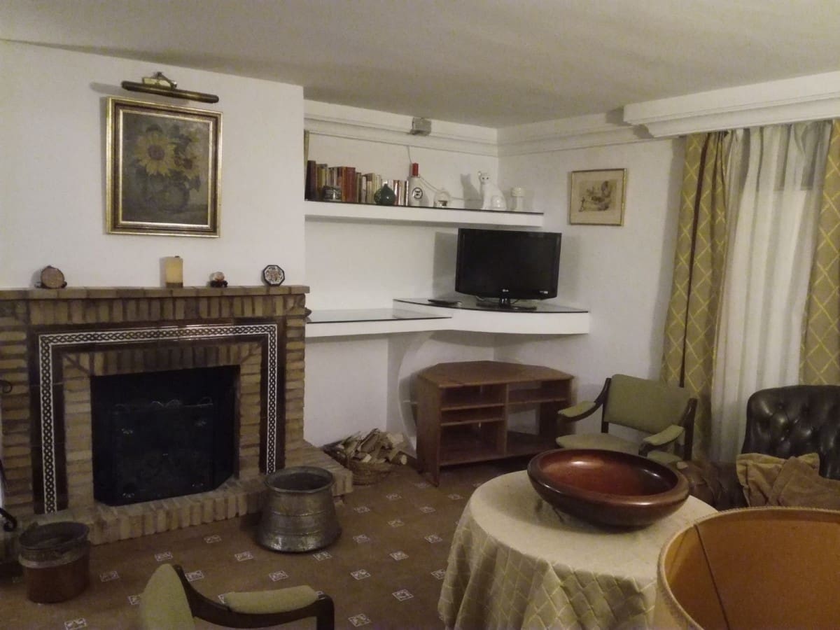 4 bedroom Townhouse for sale in Marbella with pool - € 398,500 (Ref: 9725551)