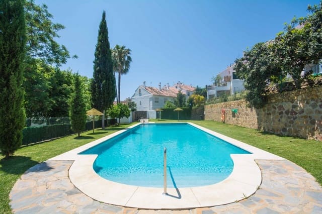 4 bedroom Townhouse for sale in Marbella with pool - € 398,500 (Ref: 9725551)
