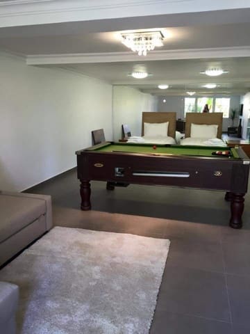 8 soveværelse Villa til salg i Marbella med swimmingpool garage - € 3.500.000 (Ref: 9725557)