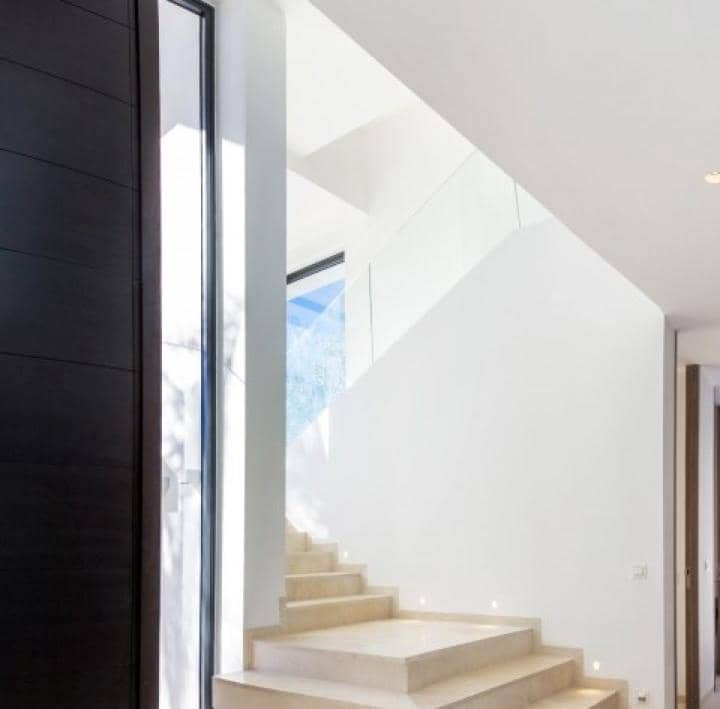 Chalet de 4 habitaciones en Estepona en venta con piscina garaje - 2.700.000 € (Ref: 9725558)