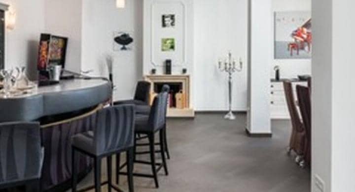 4 bedroom Villa for sale in Marbella with pool - € 1,875,000 (Ref: 9725563)