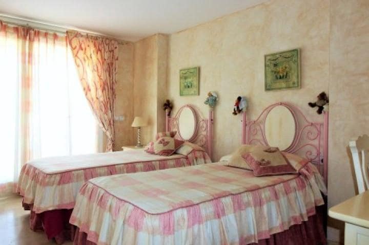 3 slaapkamer Penthouse te koop in Marbella met zwembad garage - € 1.900.000 (Ref: 9725564)