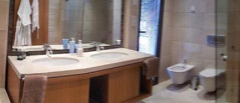 3 bedroom Penthouse for sale in Marbella with pool - € 1,700,000 (Ref: 9725568)