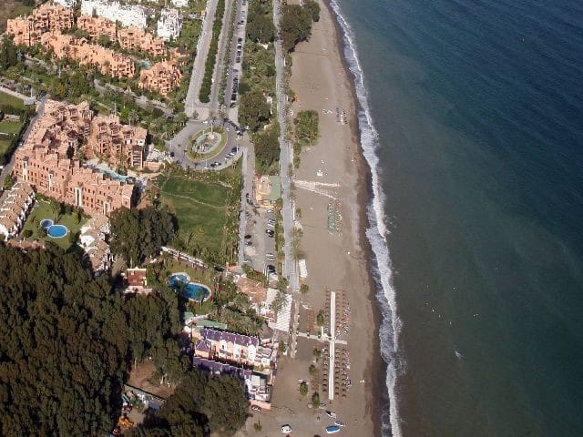 2 bedroom Penthouse for sale in Marbella with pool garage - € 1,157,790 (Ref: 9725572)