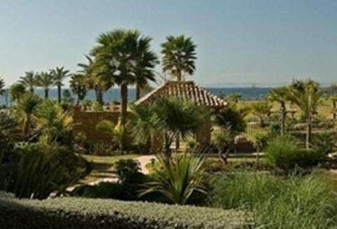 3 quarto Apartamento para venda em Estepona com piscina - 1 095 000 € (Ref: 9725574)