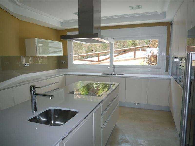 Chalet de 5 habitaciones en Marbella en venta con piscina garaje - 3.100.000 € (Ref: 9725578)