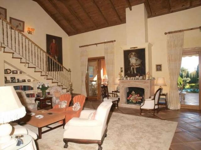 10 slaapkamer Finca/Landhuis te koop in Marbella met zwembad - € 2.600.000 (Ref: 9725579)