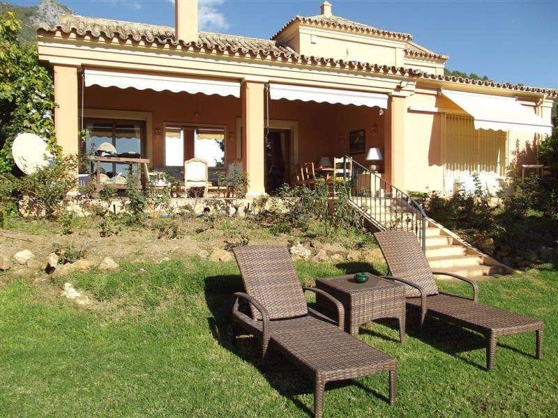 10 slaapkamer Finca/Landhuis te koop in Marbella met zwembad - € 2.600.000 (Ref: 9725579)