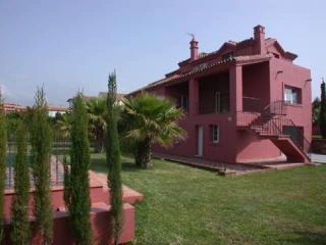 4 soveværelse Villa til salg i Marbella med swimmingpool - € 1.200.000 (Ref: 9725580)