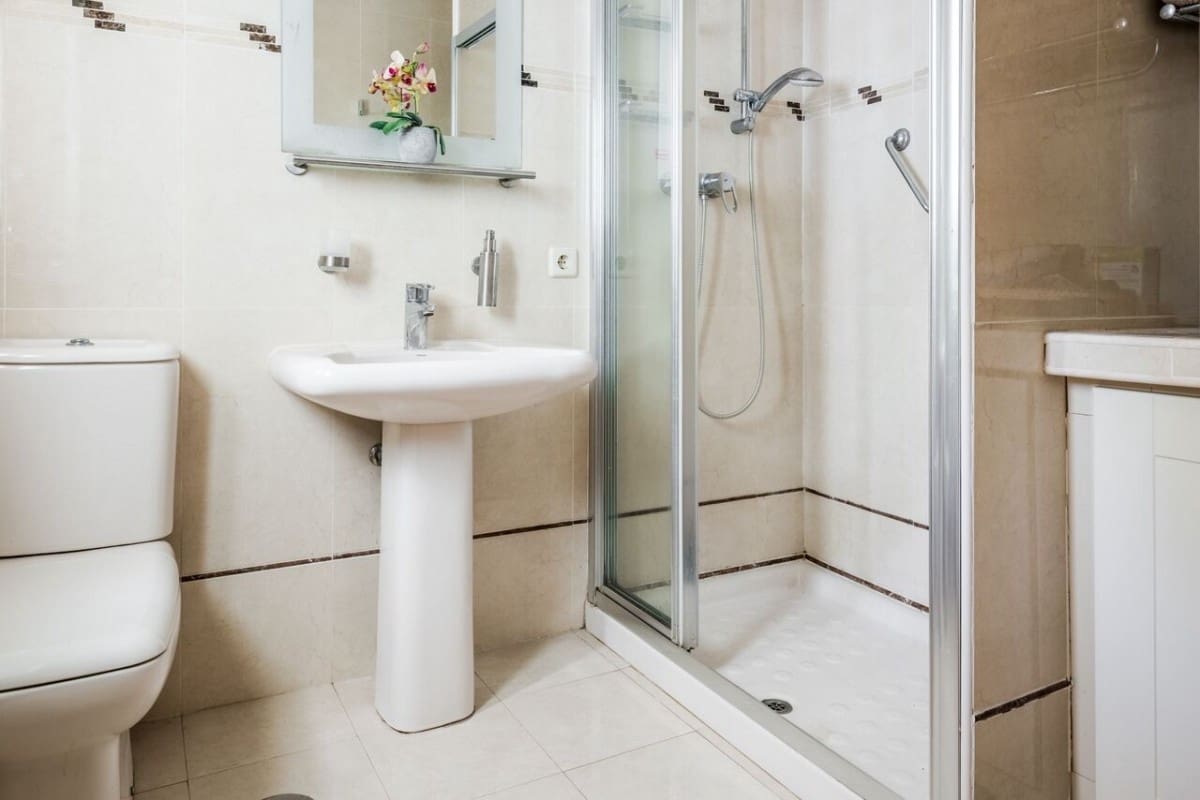 4 chambre Villa/Maison à vendre à Estepona avec piscine - 550 000 € (Ref: 9725581)