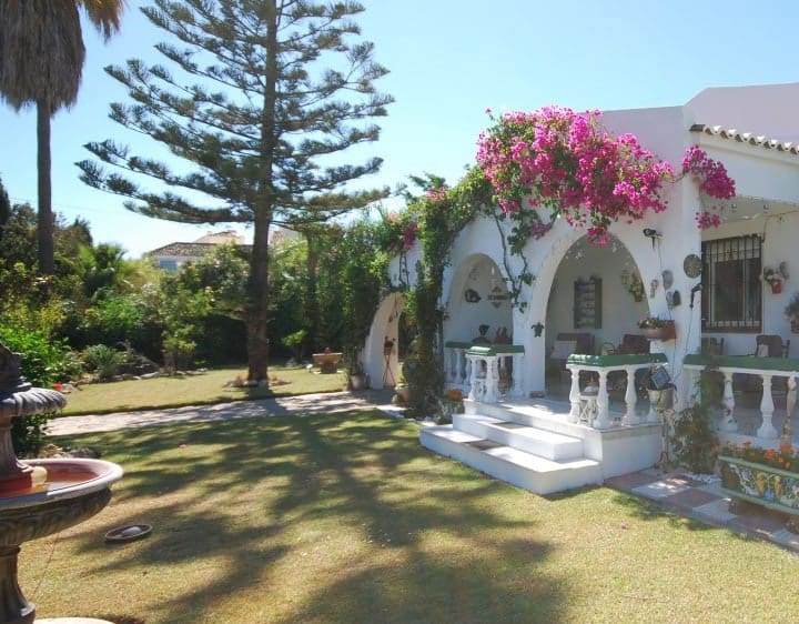 4 chambre Villa/Maison à vendre à Estepona avec piscine - 550 000 € (Ref: 9725581)