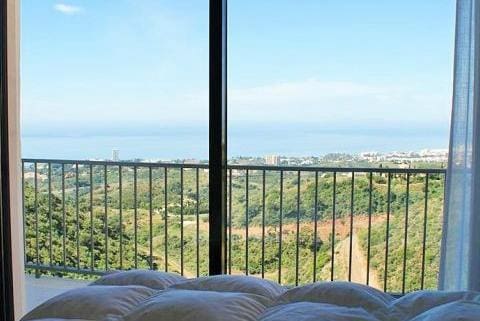 2 sypialnia Penthouse na sprzedaż w Marbella z basenem garażem - 395 000 € (Ref: 9725582)