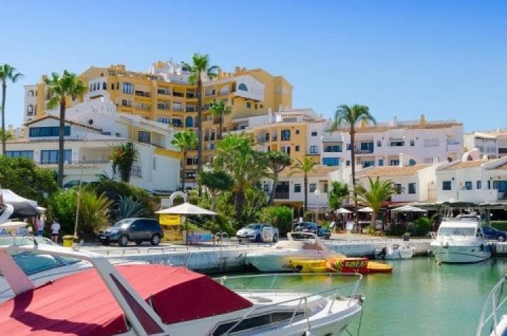 7 slaapkamer Villa te koop in Marbella met zwembad garage - € 895.000 (Ref: 9725589)