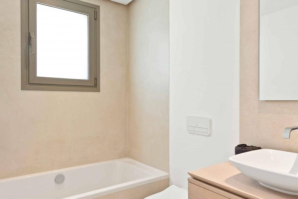 2 slaapkamer Appartement te koop in Marbella met zwembad garage - € 695.000 (Ref: 9725601)