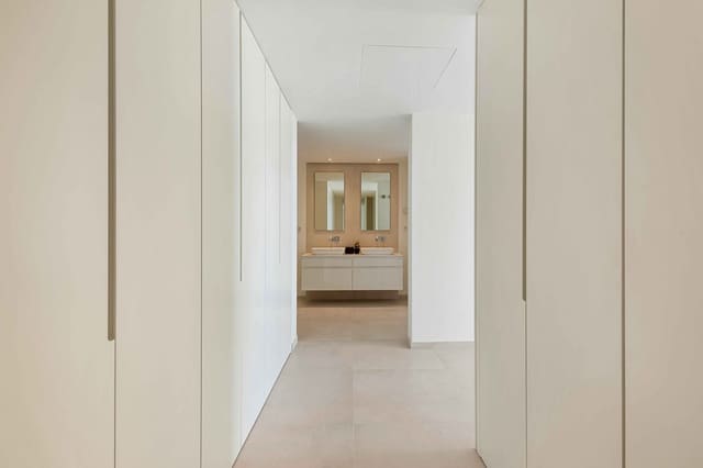 2 slaapkamer Appartement te koop in Marbella met zwembad garage - € 695.000 (Ref: 9725601)