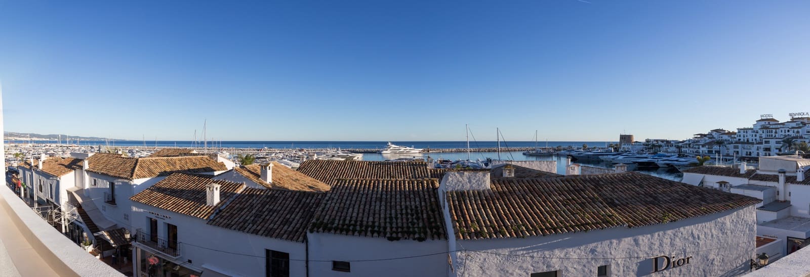 2 chambre Penthouse à vendre à Puerto Banus avec piscine garage - 999 000 € (Ref: 9725607)