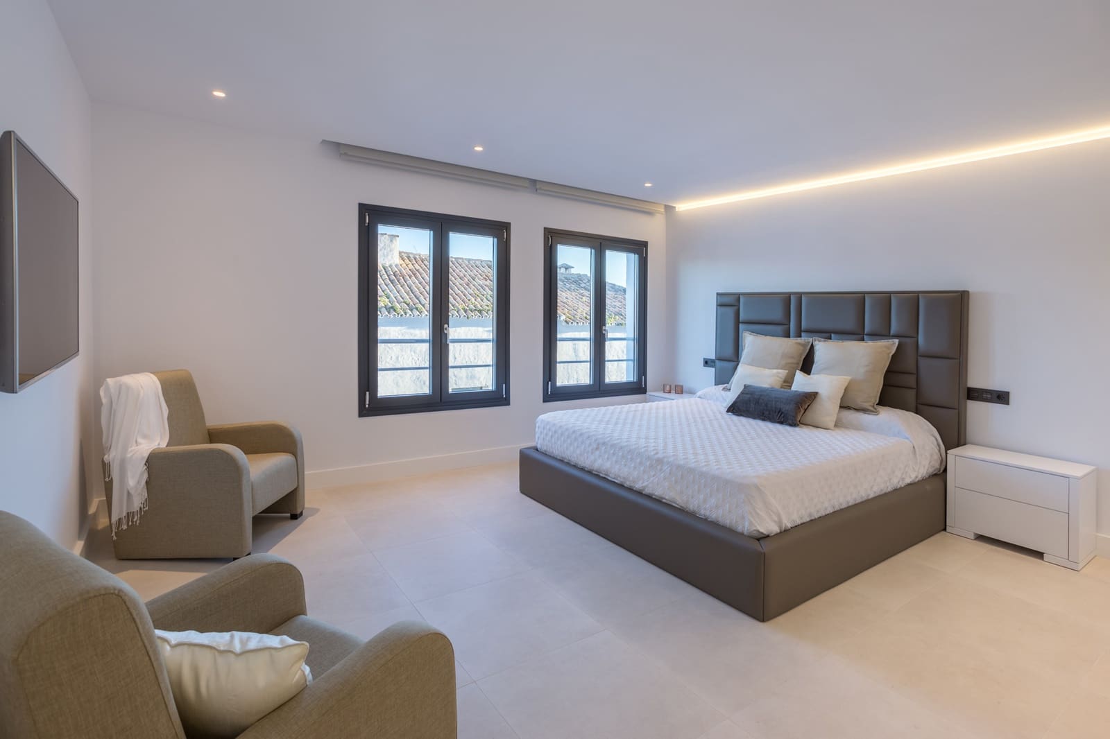 2 chambre Penthouse à vendre à Puerto Banus avec piscine garage - 999 000 € (Ref: 9725607)