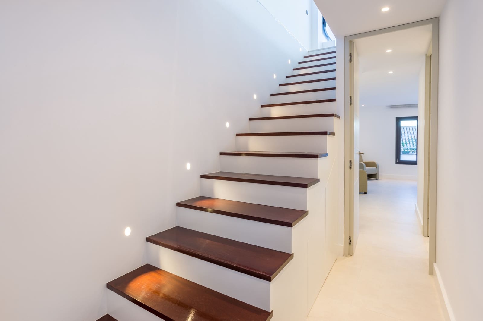 2 chambre Penthouse à vendre à Puerto Banus avec piscine garage - 999 000 € (Ref: 9725607)