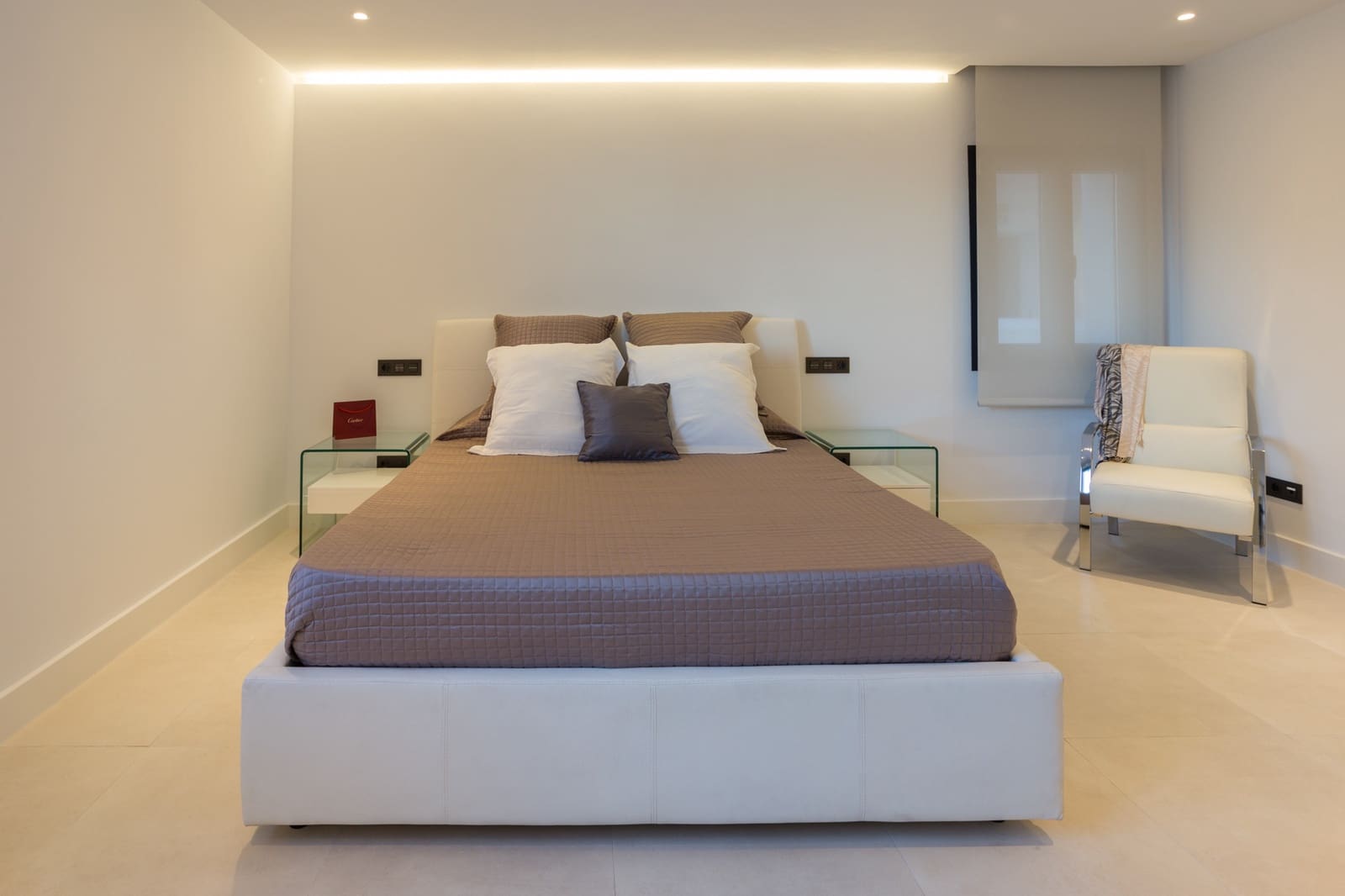 2 chambre Penthouse à vendre à Puerto Banus avec piscine garage - 999 000 € (Ref: 9725607)