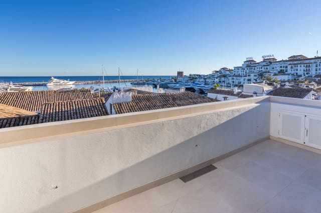 2 chambre Penthouse à vendre à Puerto Banus, Marbella avec piscine garage - 999 000 € (Ref: 9725607)