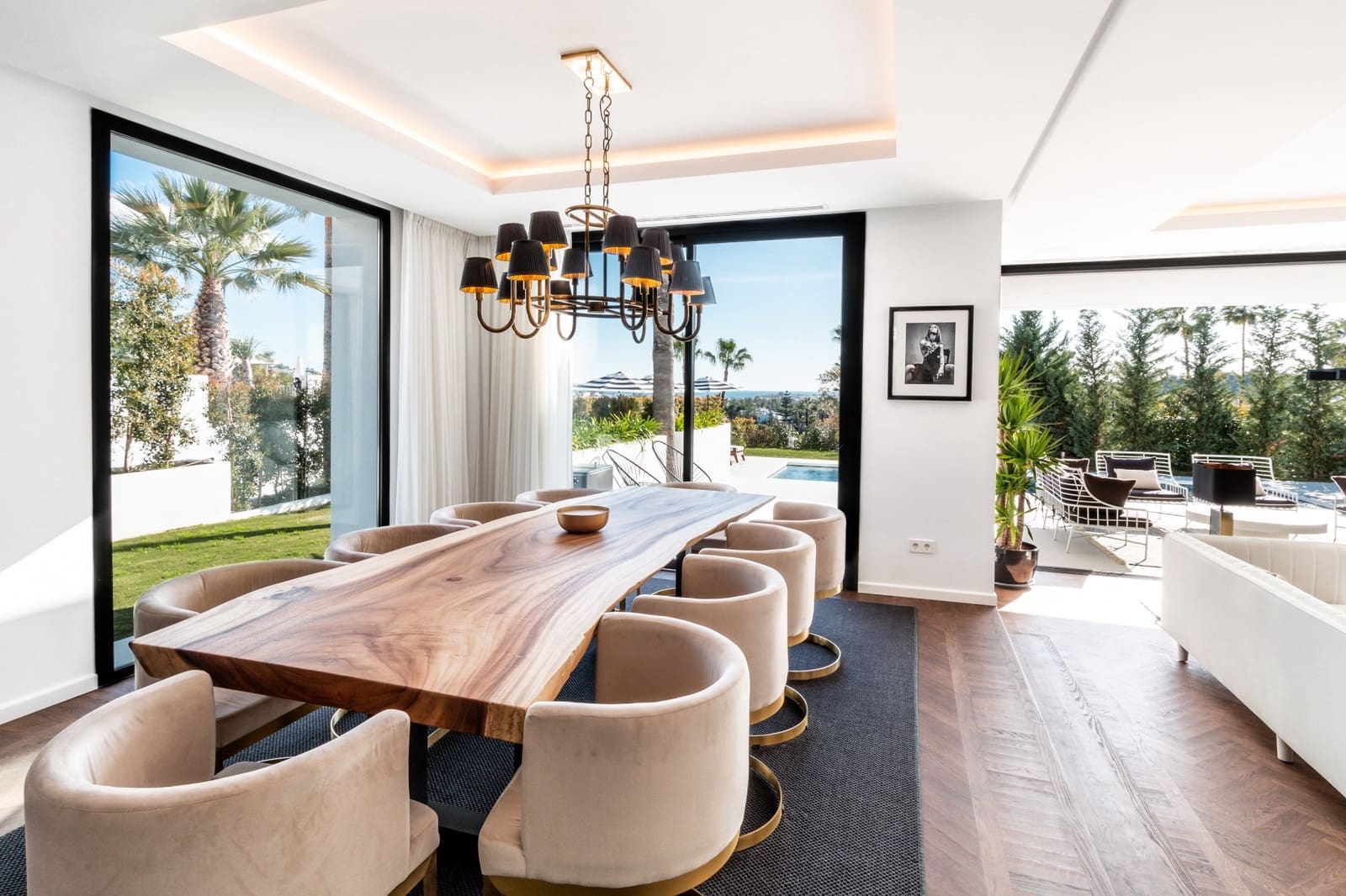 5 soveværelse Villa til salg i Nueva Andalucia med swimmingpool garage - € 3.995.000 (Ref: 9725608)