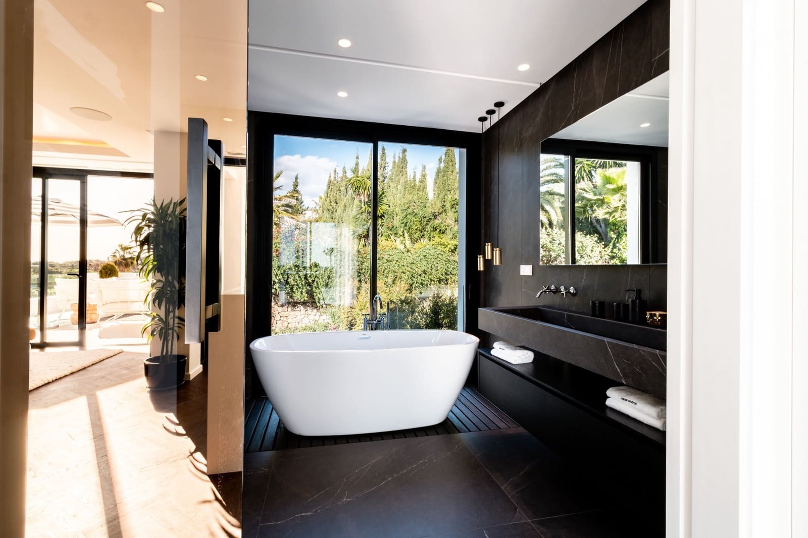 5 soveværelse Villa til salg i Nueva Andalucia med swimmingpool garage - € 3.995.000 (Ref: 9725608)