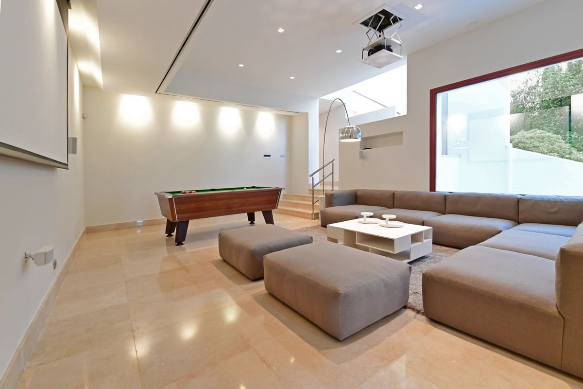 7 chambre Villa/Maison à vendre à Nueva Andalucia avec piscine garage - 4 400 000 € (Ref: 9725615)