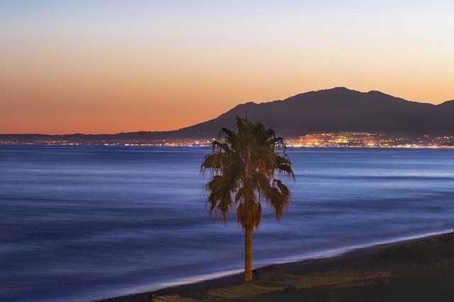 6 sypialnia Willa na sprzedaż w Marbella z basenem garażem - 6 500 000 € (Ref: 9725616)