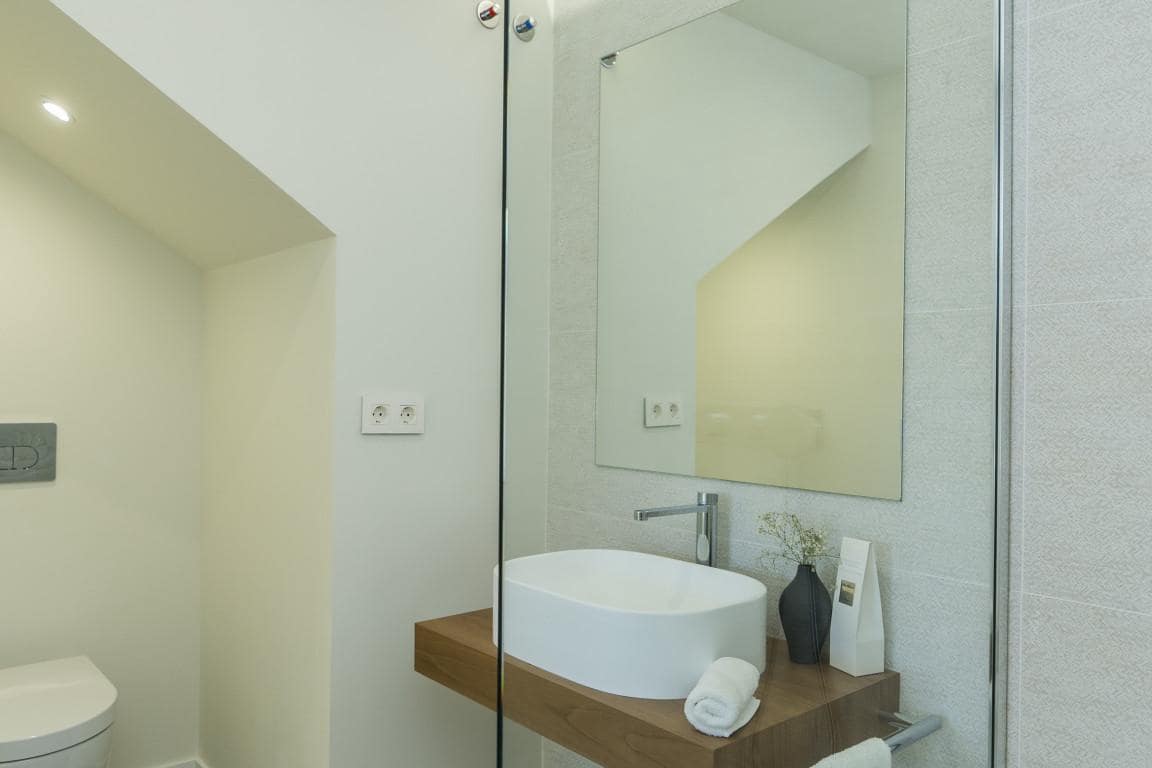 3 bedroom Villa for sale in Marbella with pool garage - € 980,000 (Ref: 9725621)