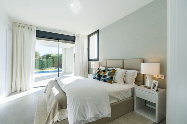 3 bedroom Villa for sale in Marbella with pool garage - € 980,000 (Ref: 9725621)