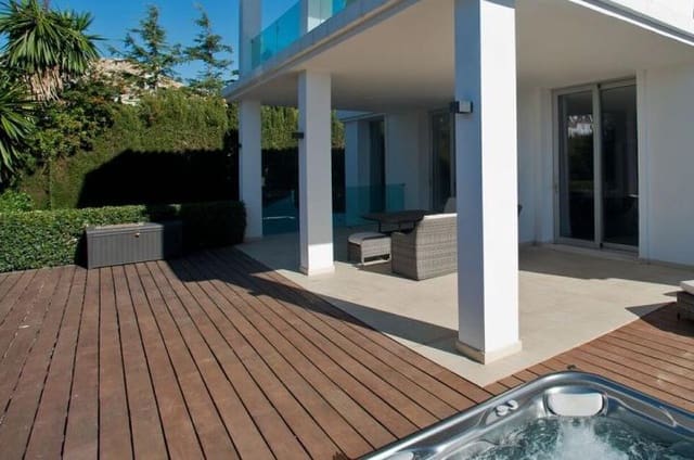 4 chambre Villa/Maison à vendre à Marbella avec piscine garage - 1 995 000 € (Ref: 9725629)