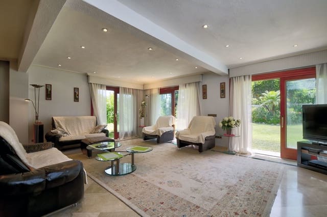 5 chambre Villa/Maison à vendre à Estepona avec piscine garage - 2 250 000 € (Ref: 9725634)