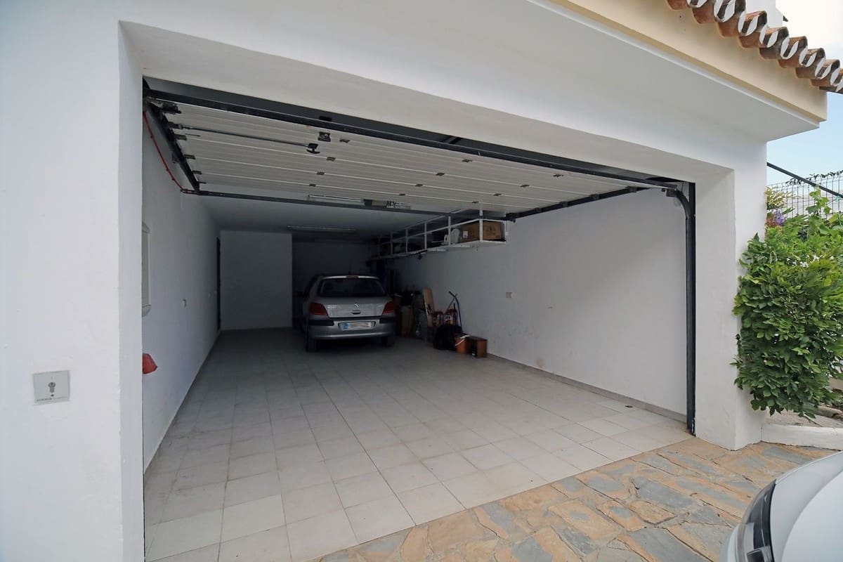 5 chambre Villa/Maison à vendre à Estepona avec piscine garage - 2 250 000 € (Ref: 9725634)