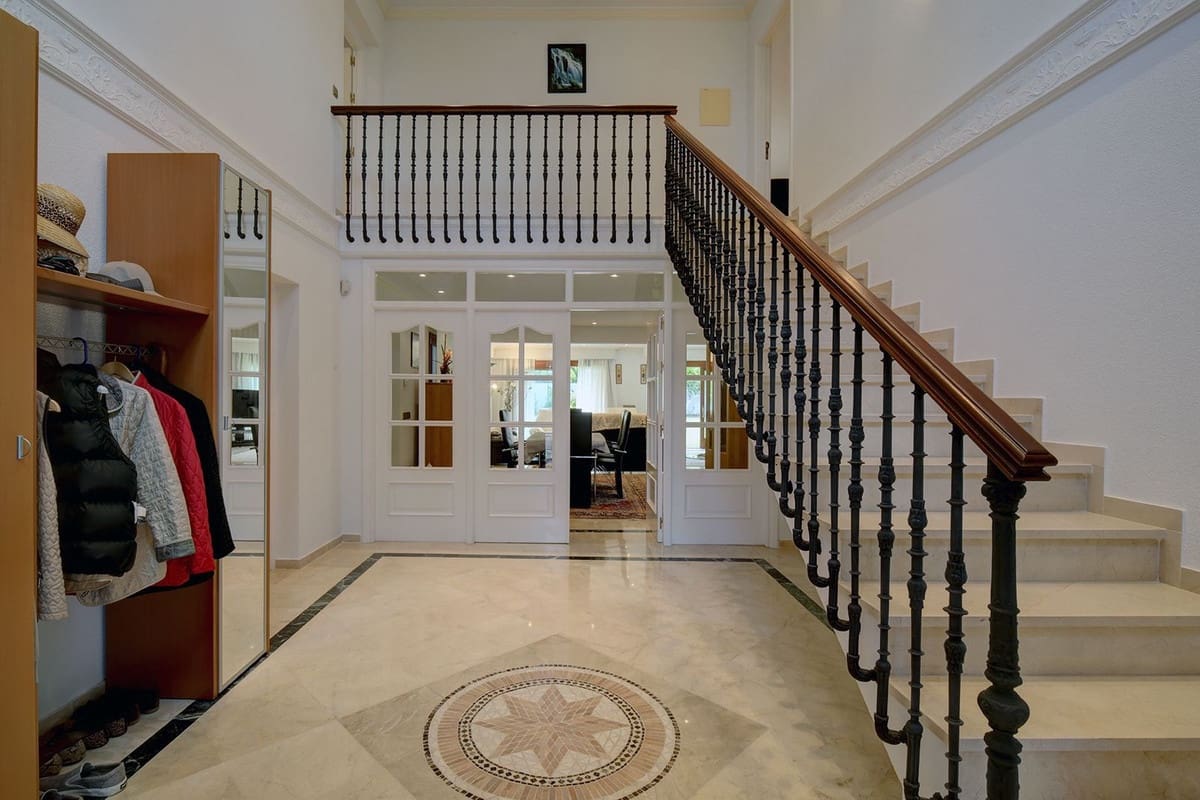 5 chambre Villa/Maison à vendre à Estepona avec piscine garage - 2 250 000 € (Ref: 9725634)