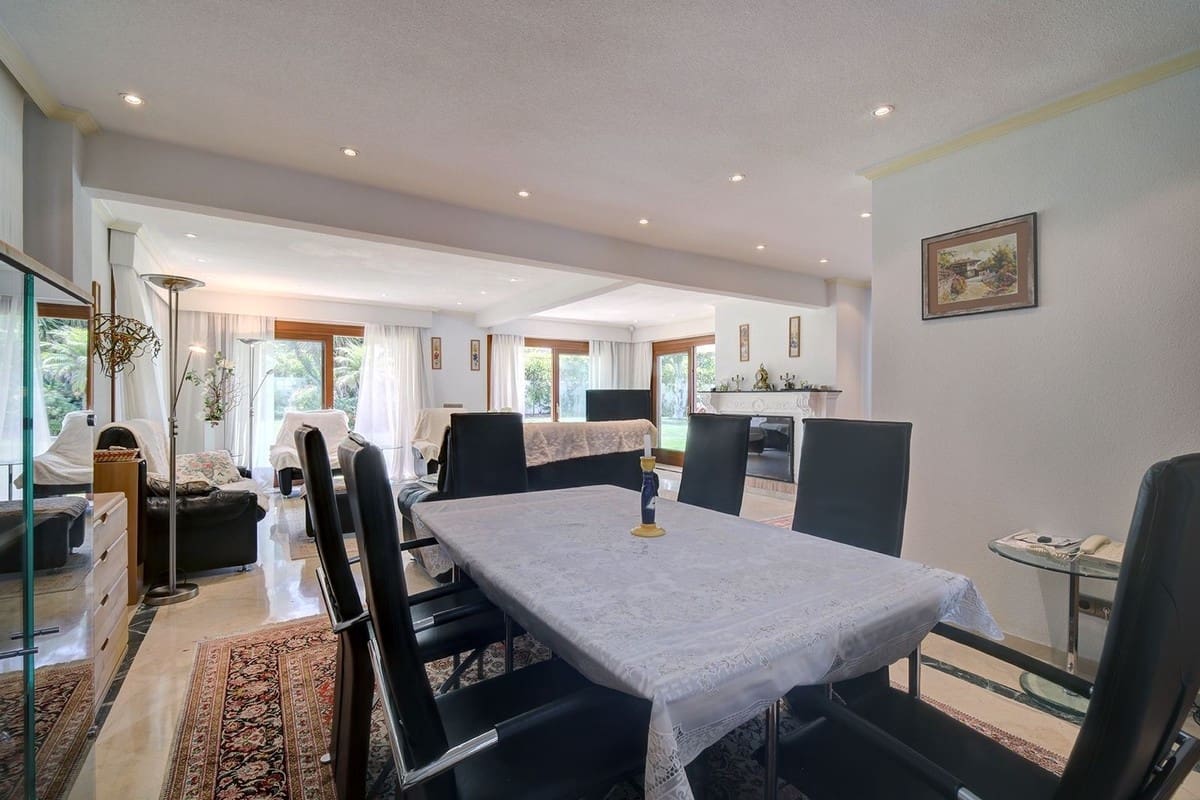 5 chambre Villa/Maison à vendre à Estepona avec piscine garage - 2 250 000 € (Ref: 9725634)