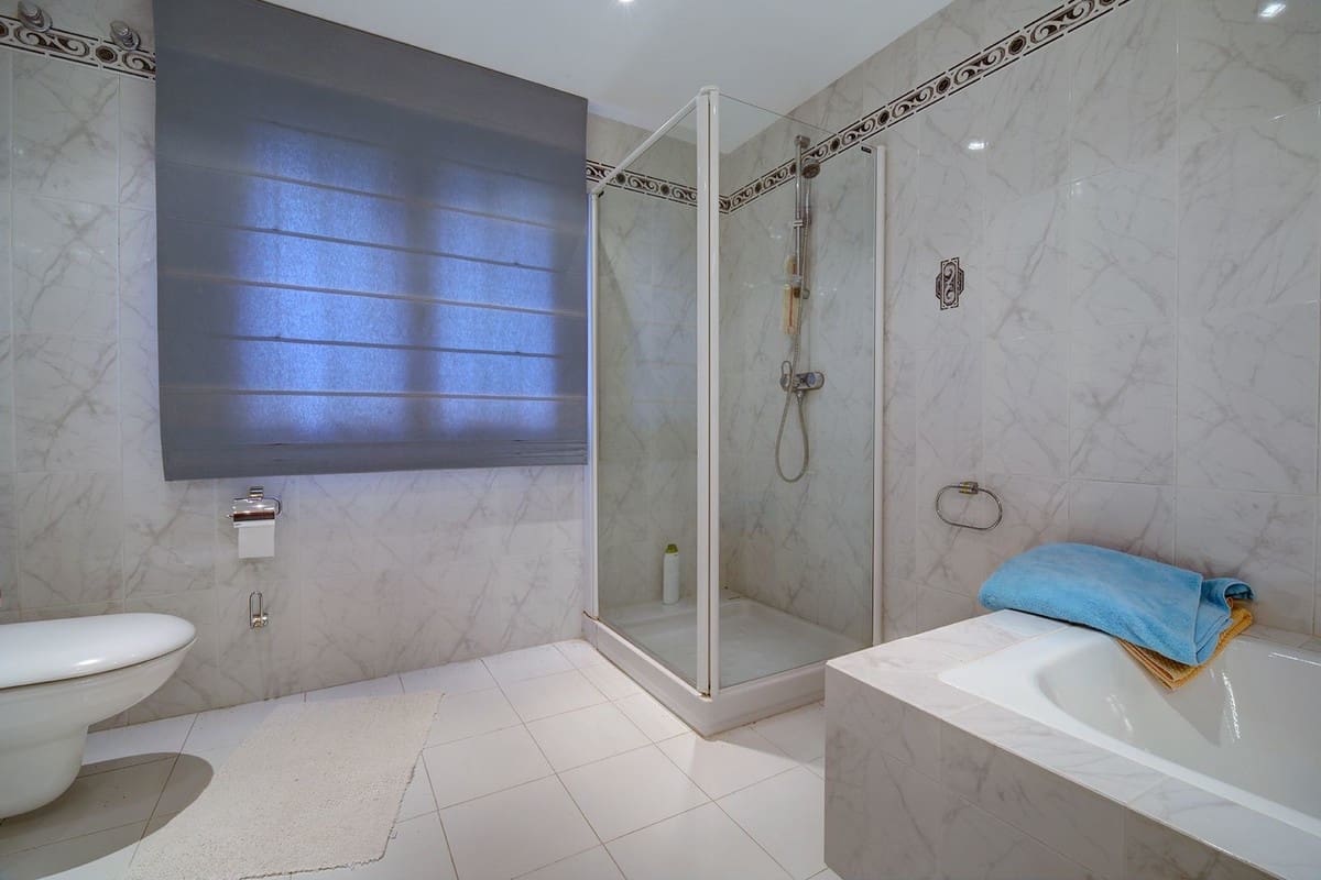 5 chambre Villa/Maison à vendre à Estepona avec piscine garage - 2 250 000 € (Ref: 9725634)