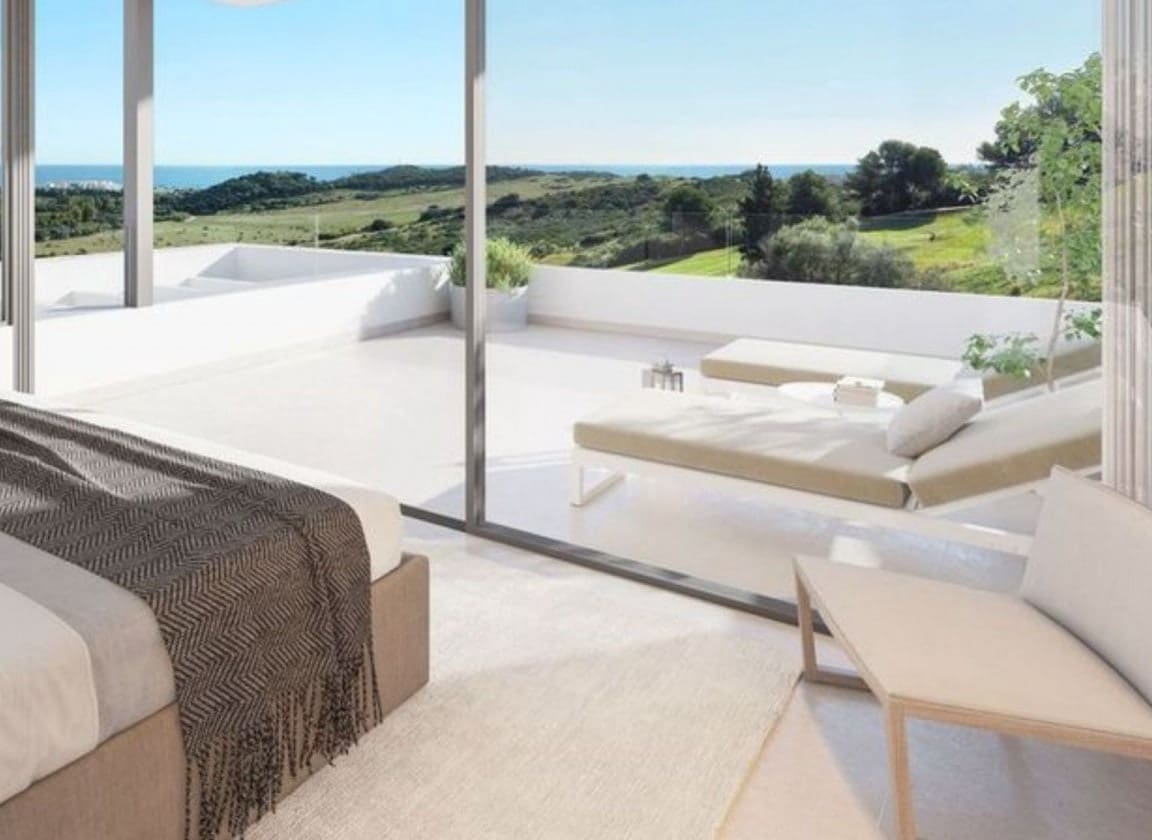 3 bedroom Villa for sale in Estepona with pool garage - € 1,100,000 (Ref: 9725651)