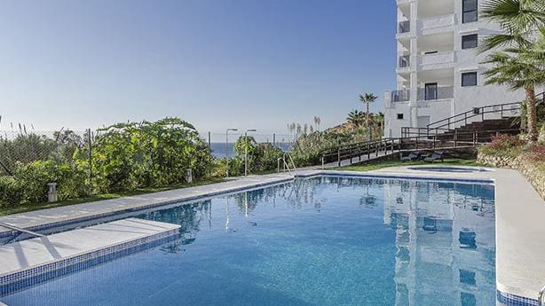 2 slaapkamer Appartement te koop in Manilva met zwembad garage - € 299.000 (Ref: 9725652)