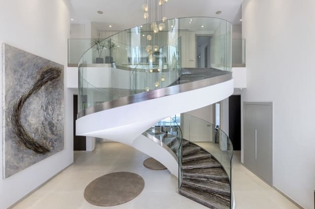 9 Zimmer Villa zu verkaufen in Nueva Andalucia, Marbella mit Pool Garage - 11.800.000 € (Ref: 9725661)