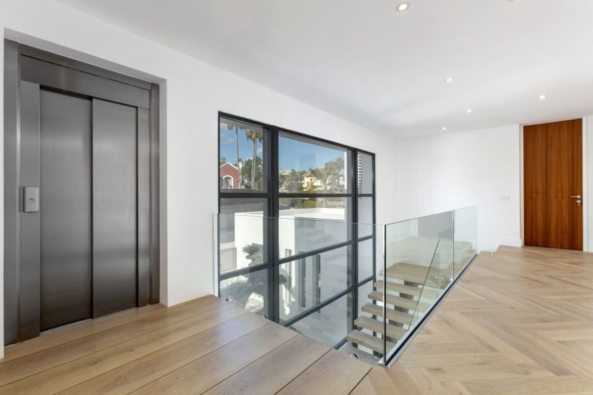 4 slaapkamer Villa te koop in El Paraiso met zwembad garage - € 3.650.000 (Ref: 9725662)