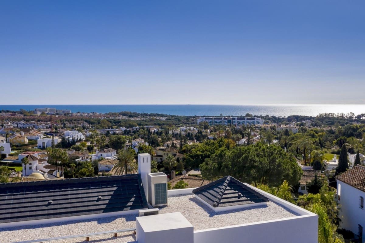 4 slaapkamer Villa te koop in El Paraiso met zwembad garage - € 3.650.000 (Ref: 9725662)