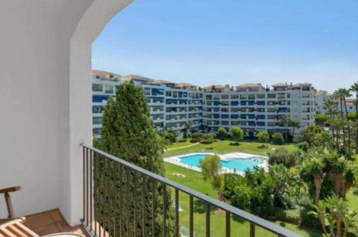 3 Zimmer Apartment zu verkaufen in Puerto Banus mit Pool - 695.000 € (Ref: 9725669)
