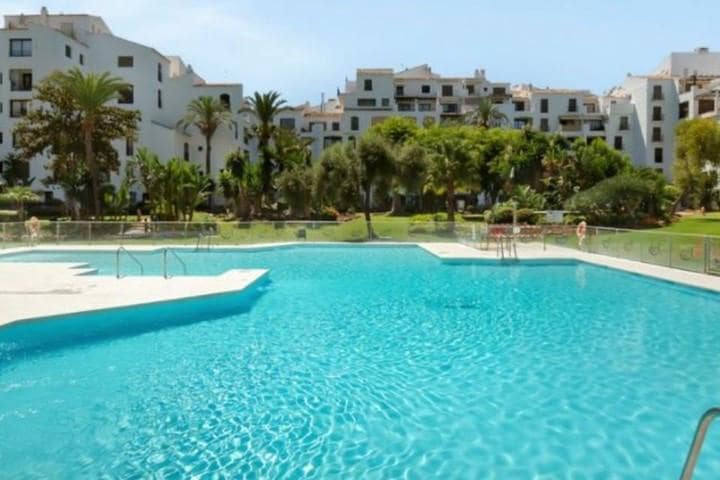 3 Zimmer Apartment zu verkaufen in Puerto Banus mit Pool - 695.000 € (Ref: 9725669)