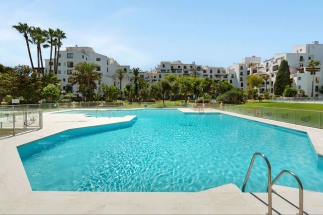 3 Zimmer Apartment zu verkaufen in Puerto Banus, Marbella mit Pool - 695.000 € (Ref: 9725669)