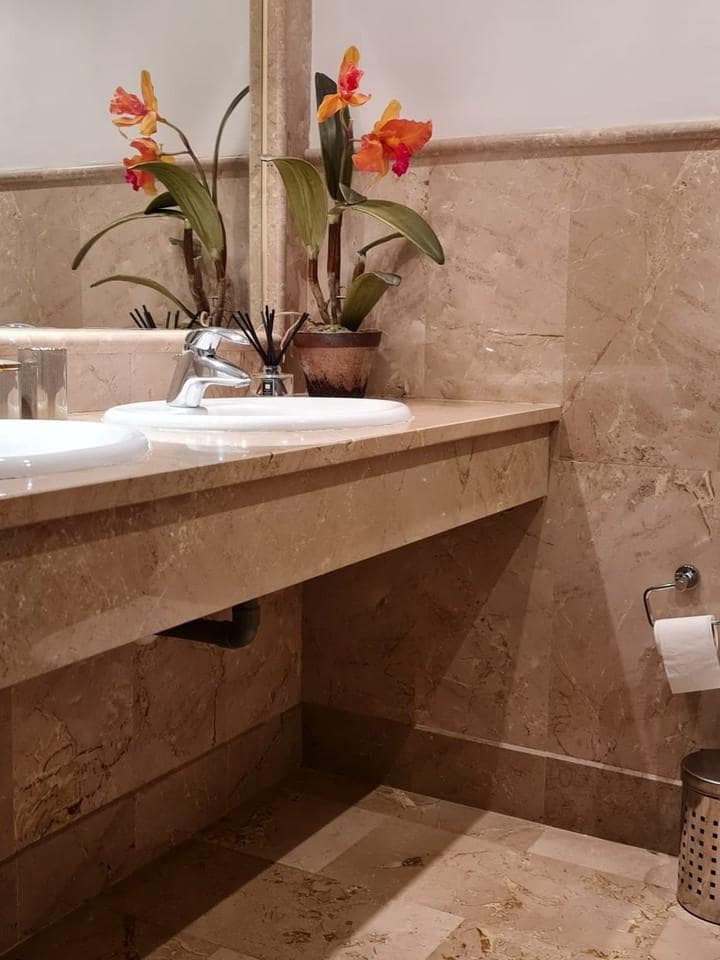 2 makuuhuone Huoneisto myytävänä paikassa Nueva Andalucia mukana uima-altaan 
autotalli - 385 000 € (Ref: 9725670)