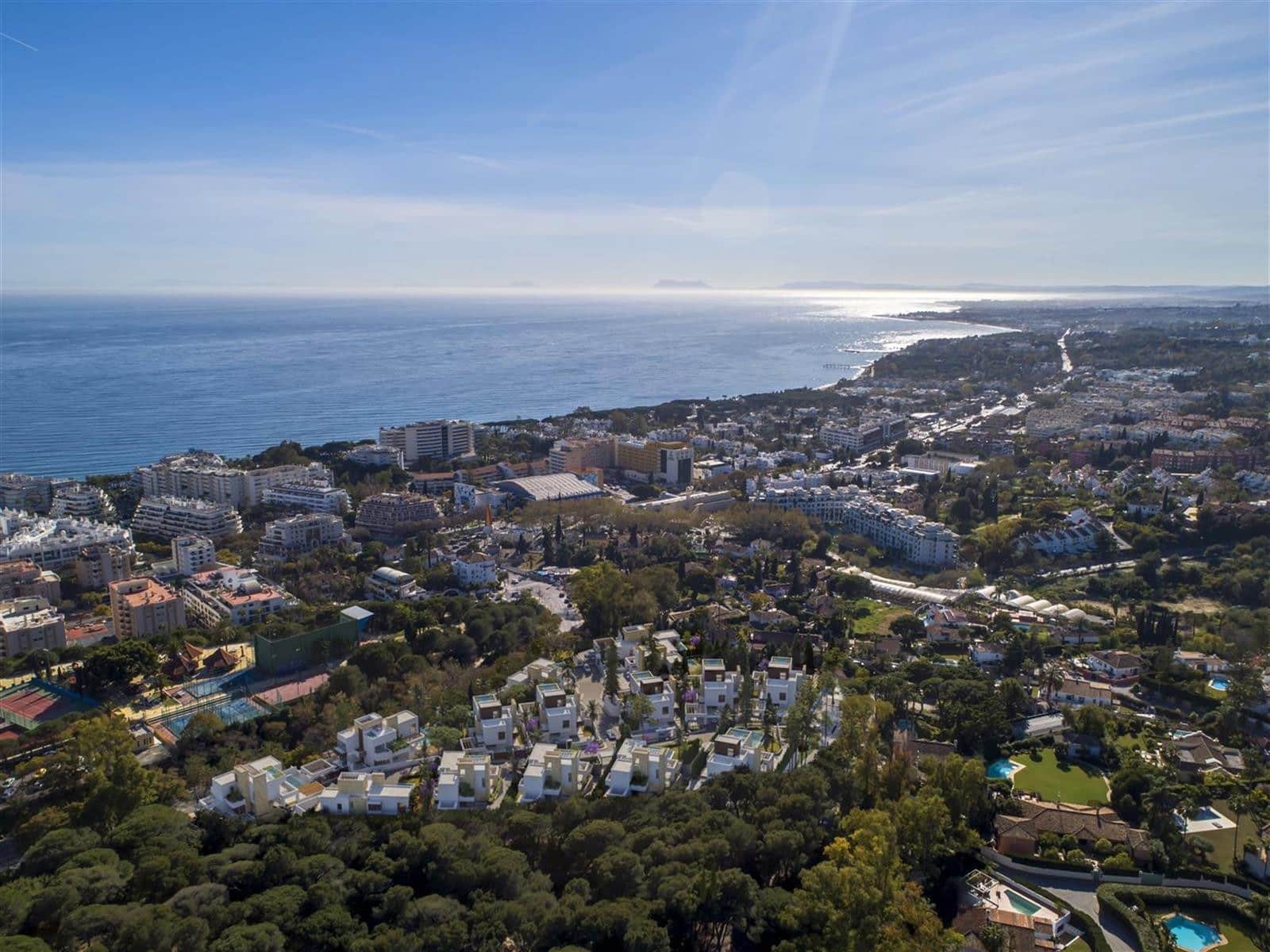 Chalet de 4 habitaciones en Golden Mile en venta con piscina garaje - 1.980.000 € (Ref: 9725673)